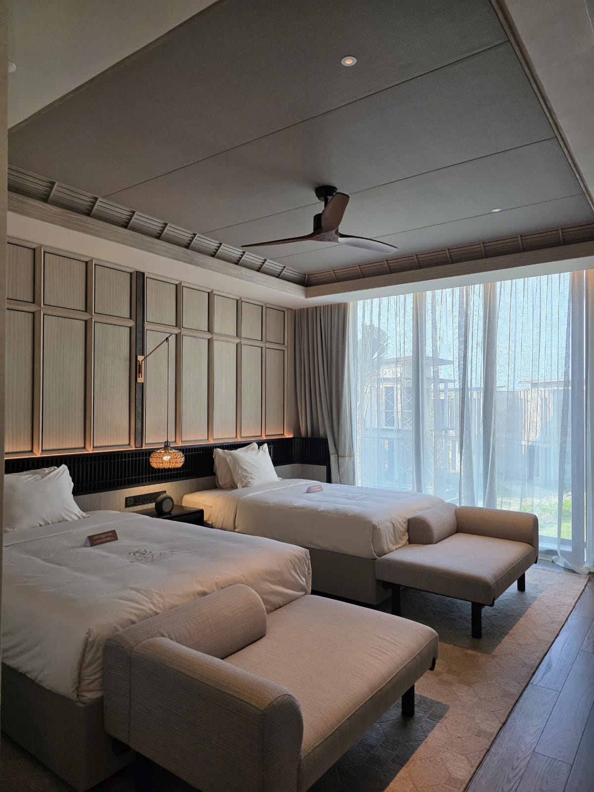 Biệt thự Crest Arbora - phòng ngủ twin view vườn dừa thực tế